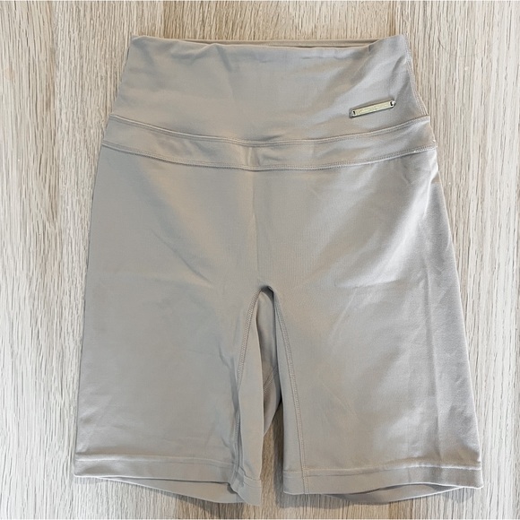 Whitney Simmons Gymshark XS Bike Shorts - Picture 2 of 3